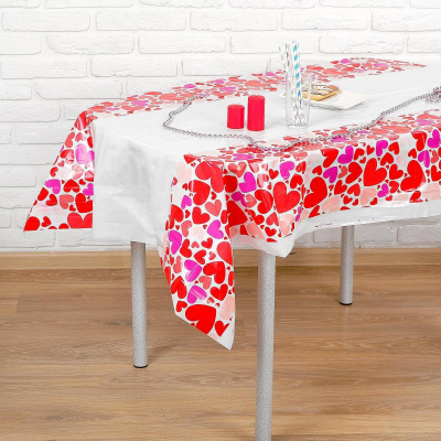 Скатерть Сердца 108*180 см 1 шт Скатерть Сердца 108*180 см 1 шт