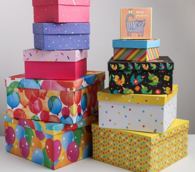 Коробка Поздравления №8 рис микс 24,2*24,2*13 см 1 шт